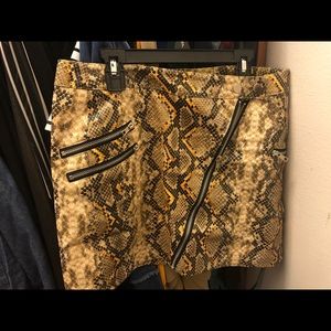 Animal print! Leather Snake Print! Mini skirt
